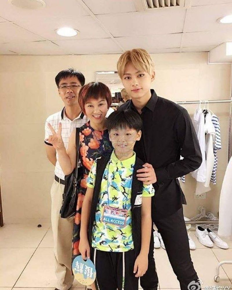 Mingyu Parents and Siblings