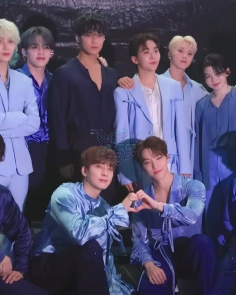 SEVENTEEN Public Image